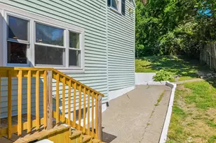 409 Crescent St, Fall River, MA 02720 - Photo 9