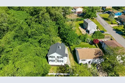 409 Crescent St, Fall River, MA 02720 - Photo 5