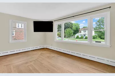 53 Ellerton St, Chicopee, MA 01020 - Photo 7