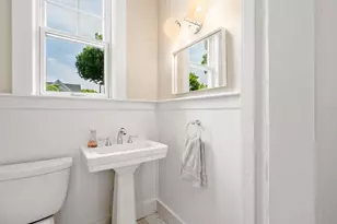 5 Houston St, Boston, MA 02132 - Photo 11