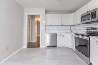15 Aspinwall Ave #4, Brookline, MA 02446 - Photo 1