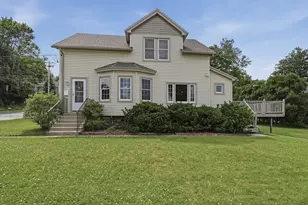 4 Drummond Ave, Worcester, MA 01605 - Photo 1
