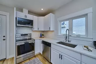 17 Macarthur St, Somerville, MA 02143 - Photo 7