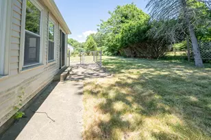 12 Melrose Ave, Dartmouth, MA 02747 - Photo 27
