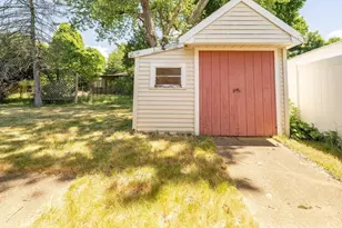 12 Melrose Ave, Dartmouth, MA 02747 - Photo 27