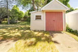 12 Melrose Ave, Dartmouth, MA 02747 - Photo 25