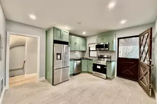 15 Berwick St, Melrose, MA 02176 - Photo 7