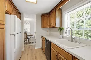 53 Front St, Beverly, MA 01915 - Photo 17