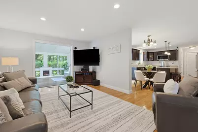 7 Stanley Cir, Mansfield, MA 02048 - Photo 9