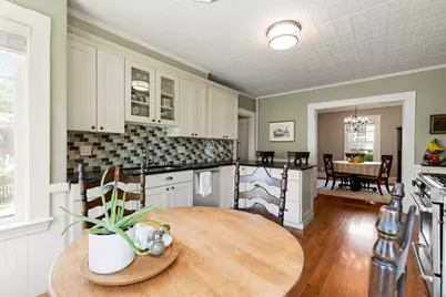 42 Lawrence St, Waltham, MA 02451 - Photo 17