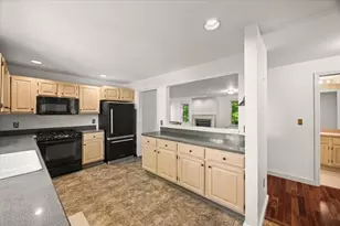 701 Winthrop St, Taunton, MA 02780 - Photo 17