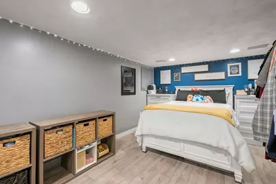 21 Fells Ave, Medford, MA 02155 - Photo 13