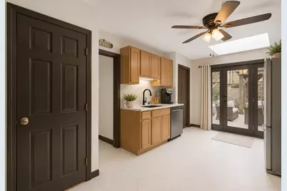 21 Fells Ave, Medford, MA 02155 - Photo 9