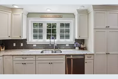 831 Mayflower St, Duxbury, MA 02332 - Photo 9