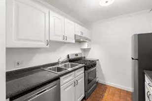 33 Pond Ave, Brookline, MA 02445 - Photo 7