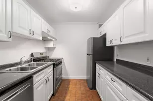 33 Pond Ave, Brookline, MA 02445 - Photo 5