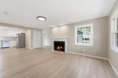 85 Barbara St, Chicopee, MA 01020 - Photo 9