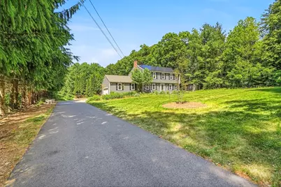 35 Chestnut St, Bellingham, MA 02019 - Photo 3