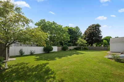 43 Rowena St, Worcester, MA 01606 - Photo 5