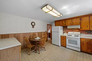 43 Rowena St, Worcester, MA 01606 - Photo 15