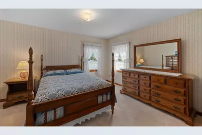 43 Rowena St, Worcester, MA 01606 - Photo 21