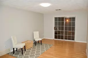 7 Louisburg Square, Nashua, NH 03060 - Photo 5