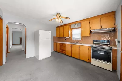9 Mowry St, Raynham, MA 02767 - Photo 7