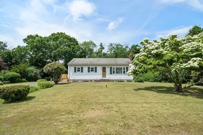 9 Mowry St, Raynham, MA 02767 - Photo 3