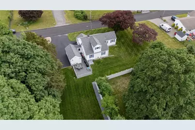 24 Wilbur St, Raynham, MA 02767 - Photo 9