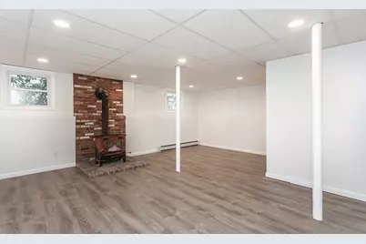 164 Hall St, Raynham, MA 02767 - Photo 11