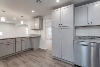 164 Hall St, Raynham, MA 02767 - Photo 5
