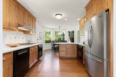 9 Wilson St, Winchester, MA 01890 - Photo 13