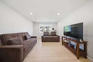 9 Weld St, Framingham, MA 01702 - Photo 3
