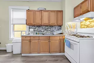 180 Chestnut St, Chelsea, MA 02150 - Photo 15