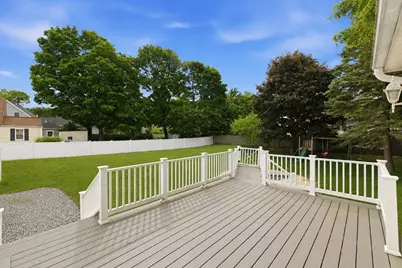 16 Elm St, Reading, MA 01867 - Photo 9