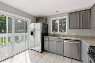 16 Elm St, Reading, MA 01867 - Photo 1