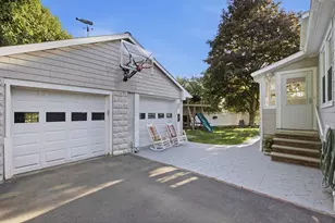 79 Orange St, Reading, MA 01867 - Photo 5