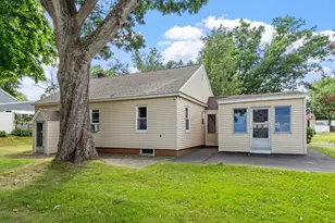 48 Chickering St, Lawrence, MA 01843 - Photo 5