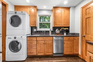 21 Elizabeth St, Stoughton, MA 02072 - Photo 5