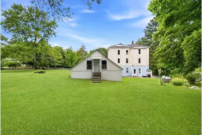 310 Blackstone St, Uxbridge, MA 01569 - Photo 9