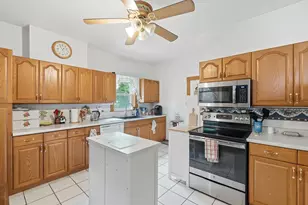310 Blackstone St, Uxbridge, MA 01569 - Photo 11
