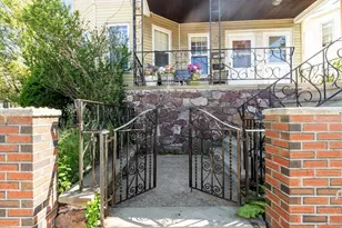 562 Main St, Medford, MA 02155 - Photo 3
