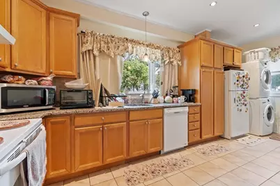 562 Main St, Medford, MA 02155 - Photo 11