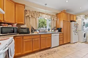 562 Main St, Medford, MA 02155 - Photo 11