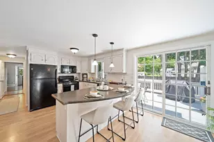 37 Davis St, Mansfield, MA 02048 - Photo 3