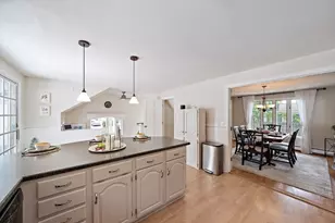 37 Davis St, Mansfield, MA 02048 - Photo 5