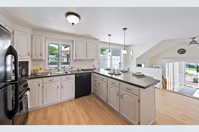 37 Davis St #2, Mansfield, MA 02048 - Photo 3