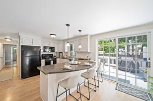 37 Davis St, Mansfield, MA 02048 - Photo 3