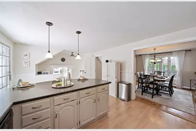37 Davis St #2, Mansfield, MA 02048 - Photo 5