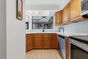 33 Maplewood Ave, Gloucester, MA 01930 - Photo 11